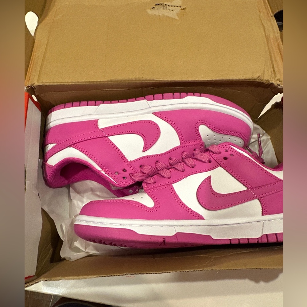 Nike Dunk Low Fuschia size 8 Women’s/6.5 Men’s. These are new in box.